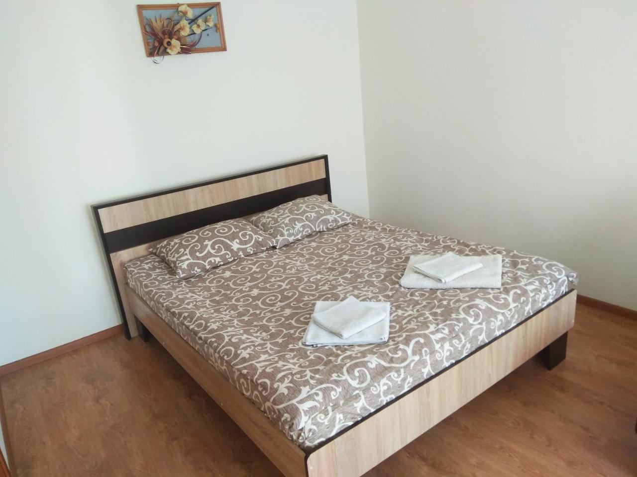 Затишна Квартира Rivne Exterior photo